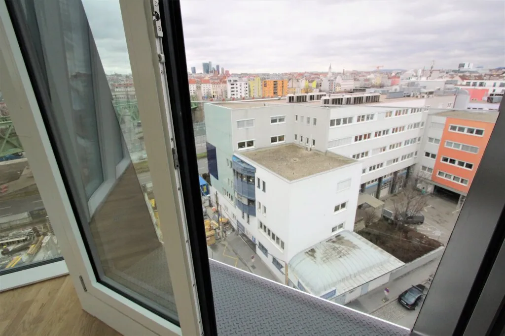 WUNDERSCHÖNE DG-WOHNUNG MIT WEITBLICK IM 15.BEZIRK! - Ansicht 3