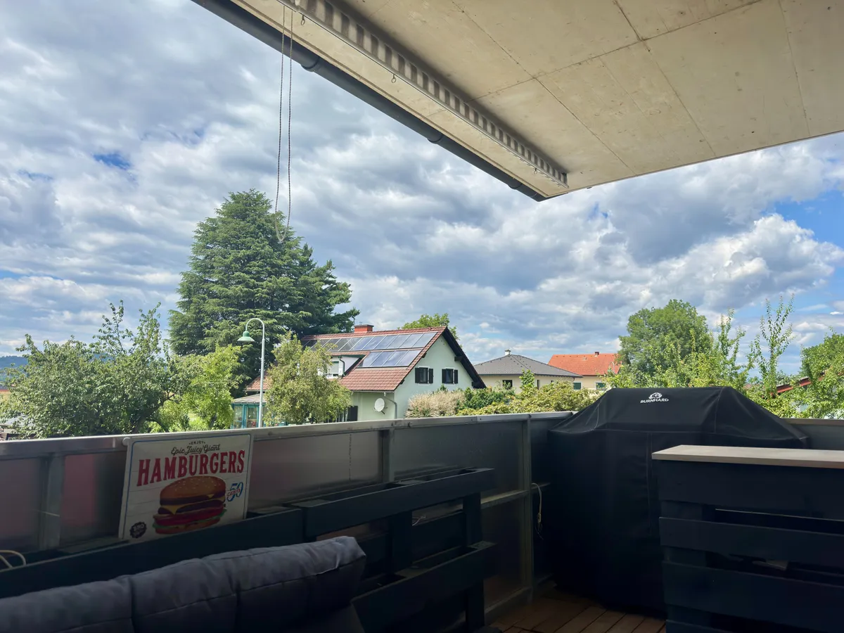 Super aufgeteilte, moderne Wohnung mit großem Balkon und Parkplatz! - Ansicht 3