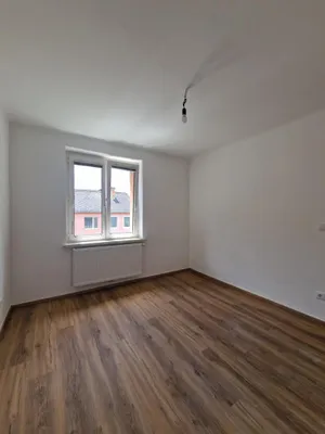 5-Zimmer-Wohnung mieten in Bruck-Mürzzuschlag – 96 m², € 905 – Bild 3 von 17