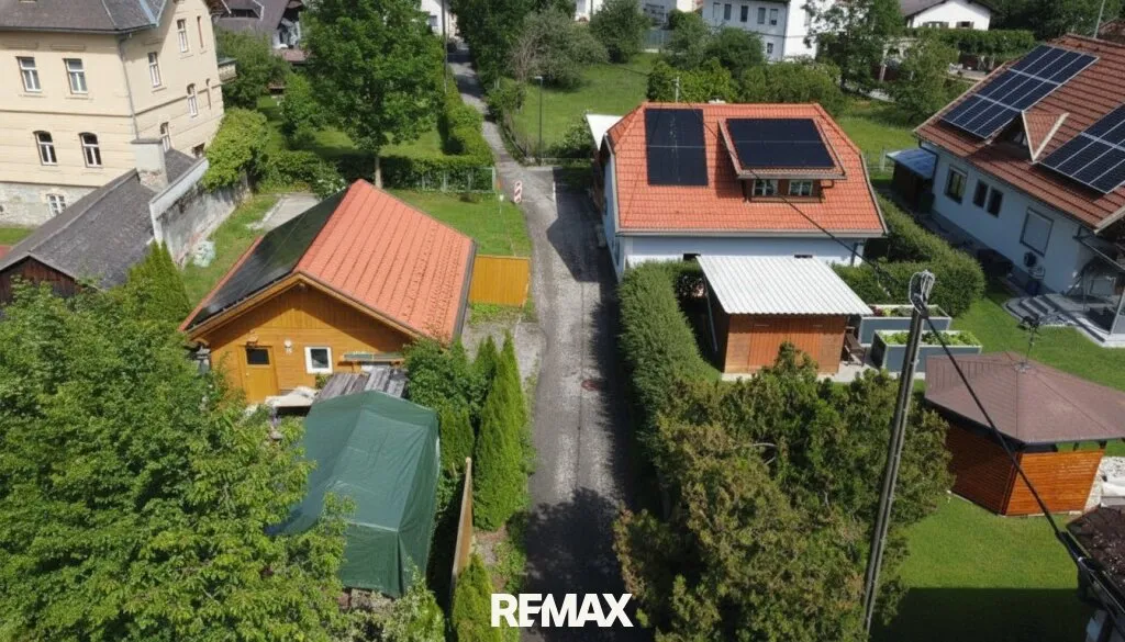 Immobilie mit Mehrwert - Zwei Bauparzellen, PV-Anlage und viel Potenzial - Ansicht 2