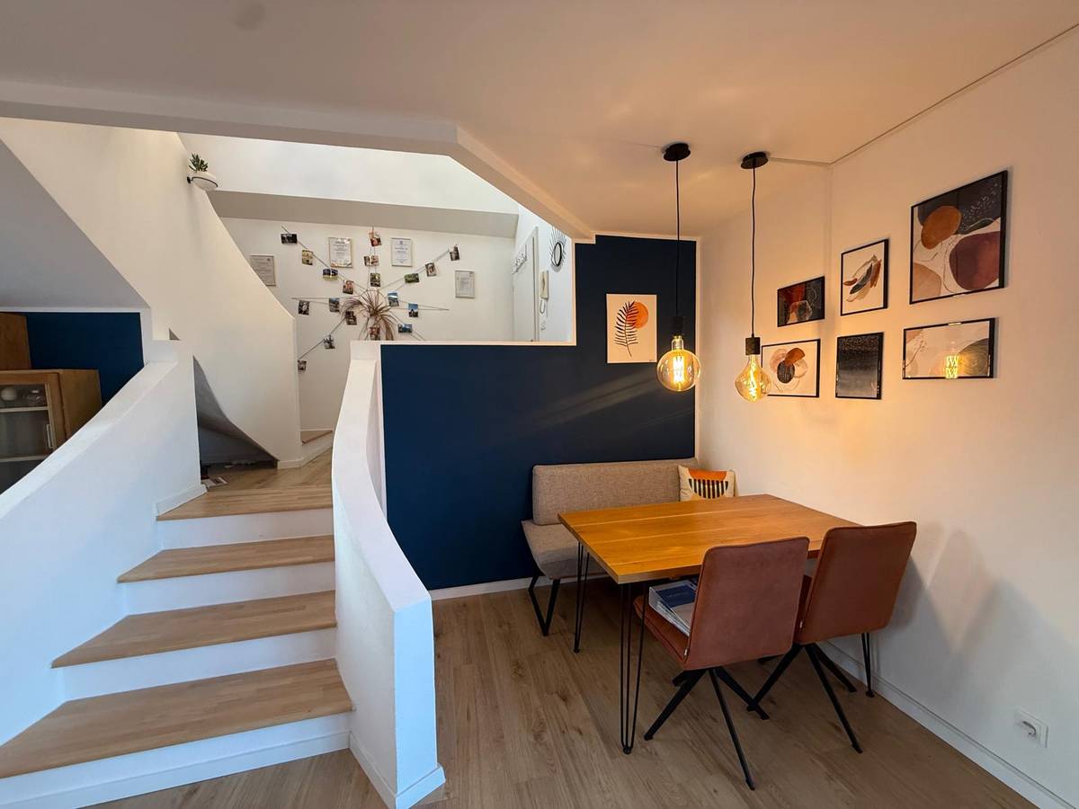 Wunderschöne Dachgeschoss-Maisonette mit Designküche, Balkon & eigener Garage in Weiz - Ansicht 2