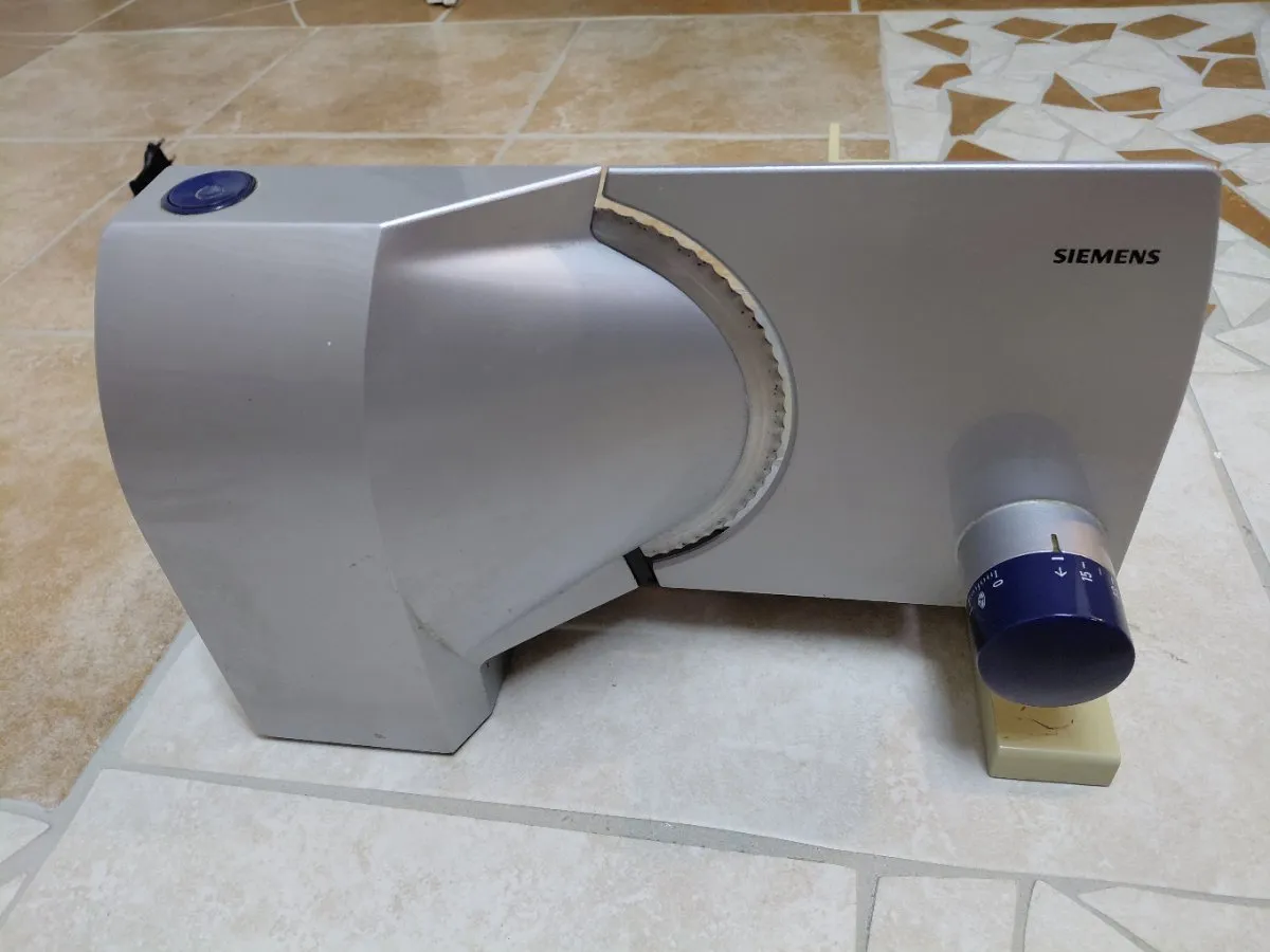 Siemens Allesschneider, € 20,- (8431 Gralla)