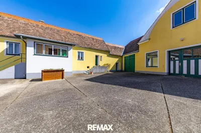 7-Zimmer-Haus kaufen in Hollabrunn – 243 m², € 399.000 – Bild 2 von 21