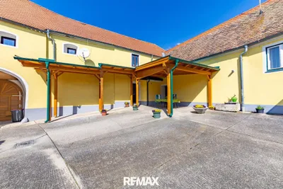 7-Zimmer-Haus kaufen in Hollabrunn – 243 m², € 399.000