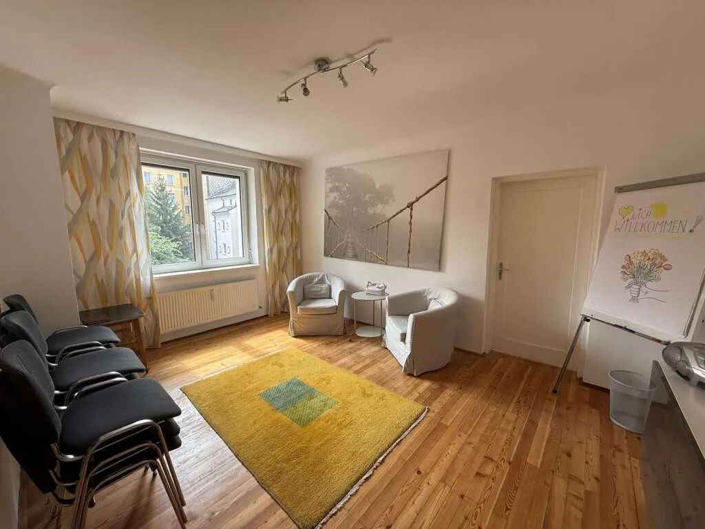 Attraktive 2-Zimmer-Wohnung mit Loggia und toller Infrastruktur! - Ansicht 2