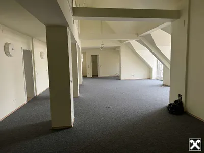 Wohnung mieten in Wiener Neustadt – 210 m², € 2.430 – Bild 2 von 19