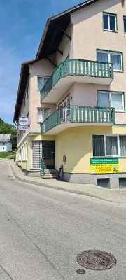 Gewerbeimmobilie mieten in Vöcklabruck – 424 m², € 999 – Bild 1 von 16