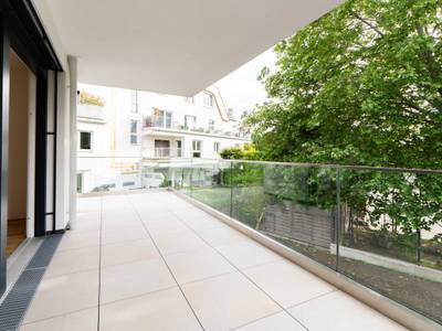 ERSTBEZUG: GROẞZÜGIGE 2-ZIMMER-WOHNUNG DIREKT AN DER ALTEN DONAU! MIT KAUFOPTION