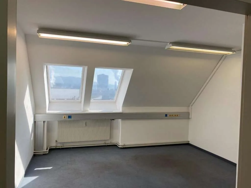 Sonnig, freundliches 6 Zimmer-Büro! 115m² - 4020 Linz - Ansicht 3