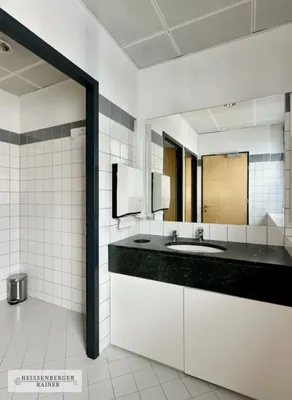 9-Zimmer-Gewerbeimmobilie mieten in Wien – 398 m², € 7.904 – Bild 10 von 18