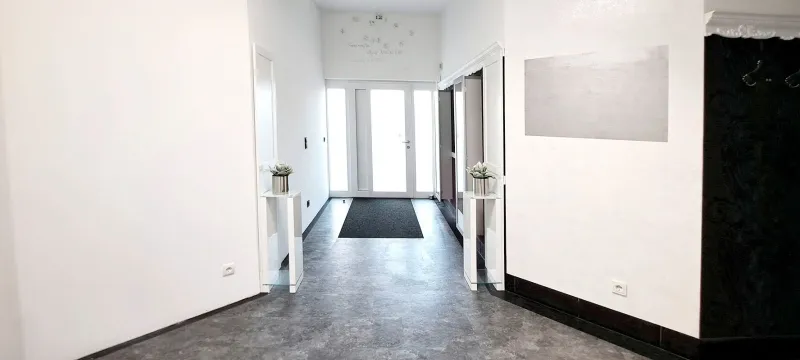 Zu Mieten!! Großzügige Gewerbeflächen mit vielseitigen Nutzungsmöglichkeiten - Ansicht 3