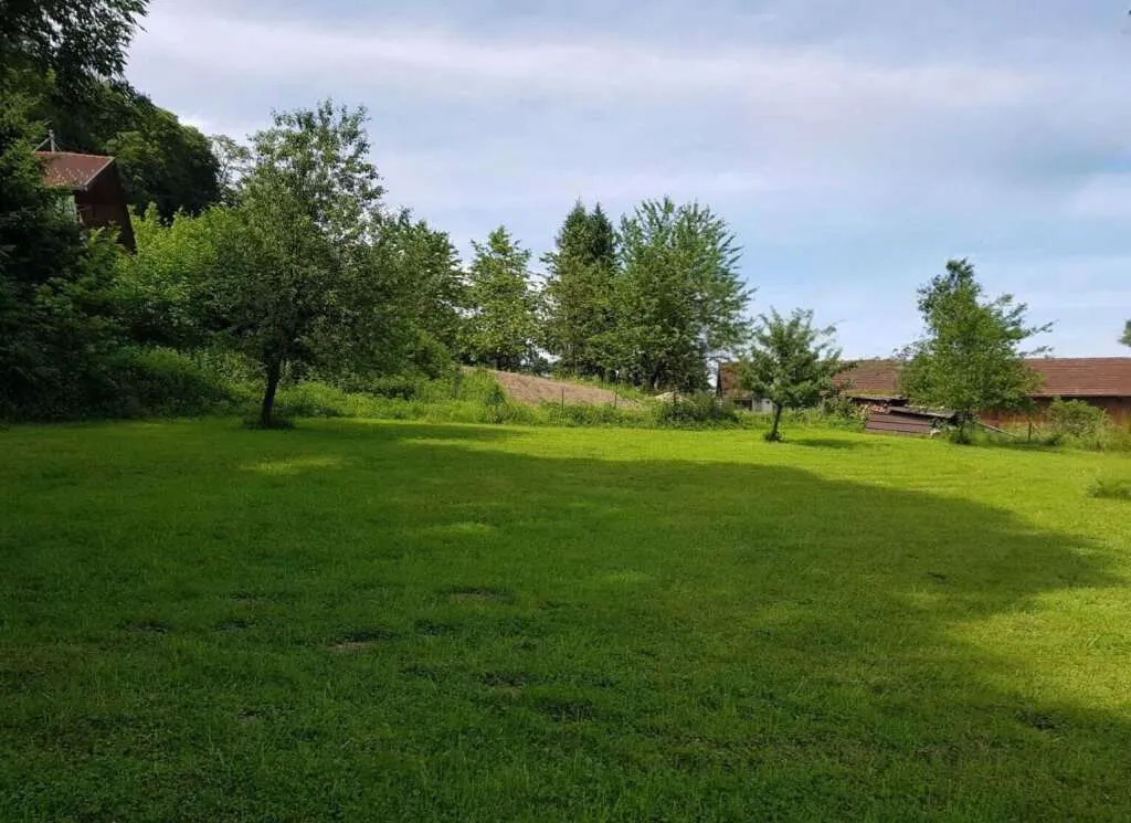 Grundstück in Uttendorf - großzügige Fläche mit Baugrund, Garten- und Waldanteil - Ansicht 2