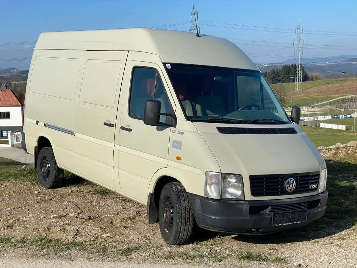 VW LT