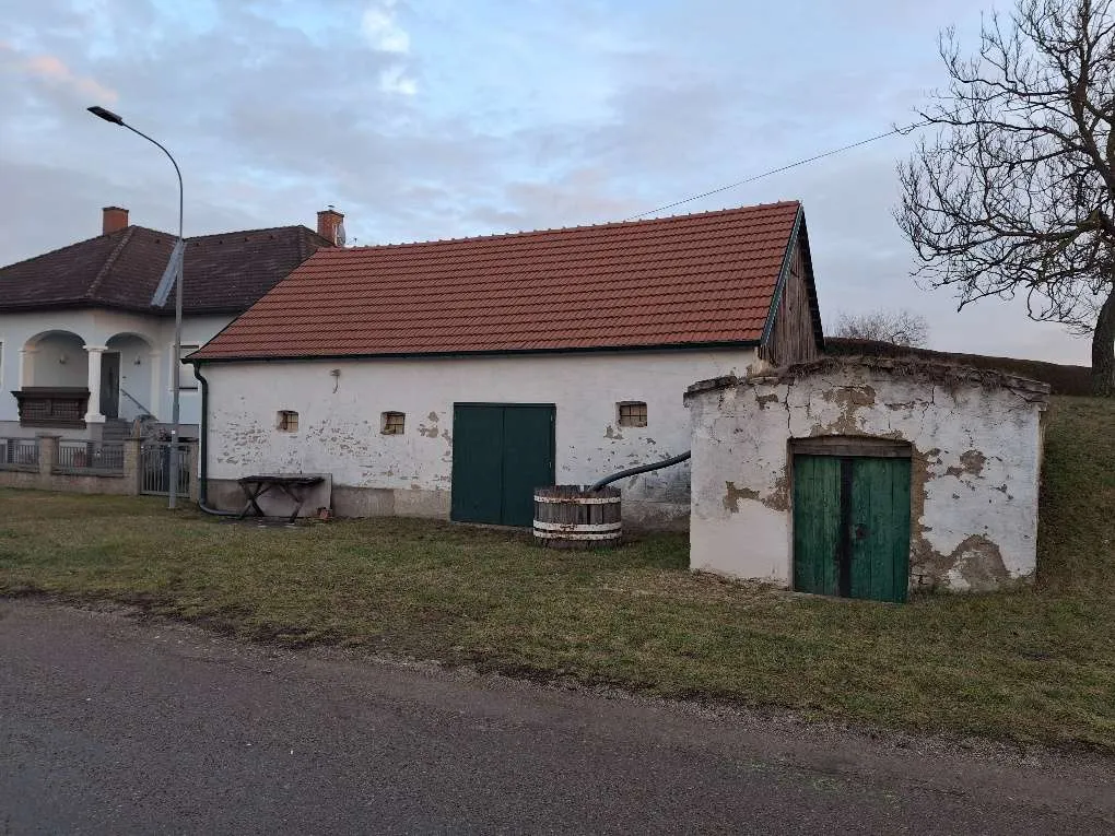 Weinkeller + Grund, Gettsdorf