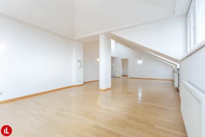 Loftartiges Wohnen im Dachgeschoss | großzügige 2 Zimmer im 18. Bezirk – Bild 2