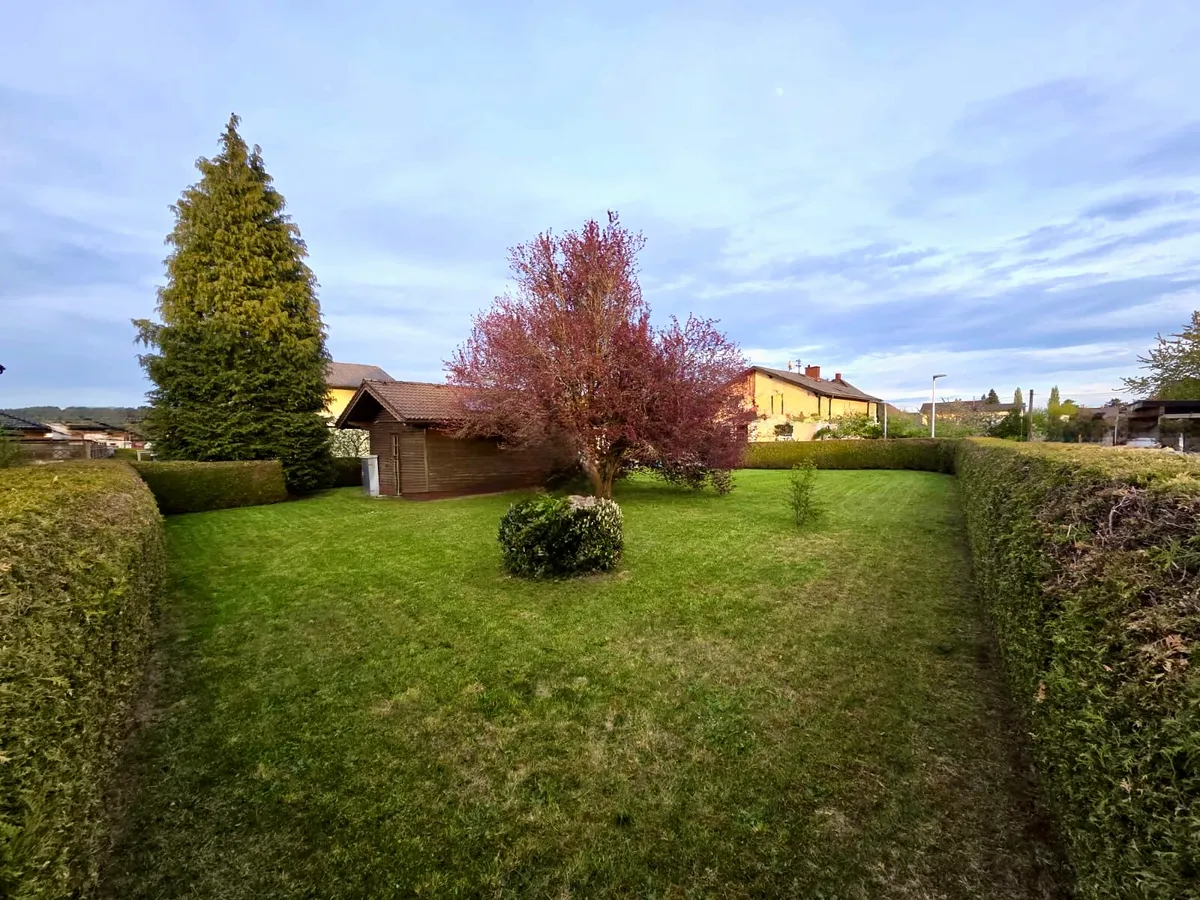 Top Baugrundstück in Mattighofen mit tollem Gartenhaus ohne Bauzwang! - Ansicht 2