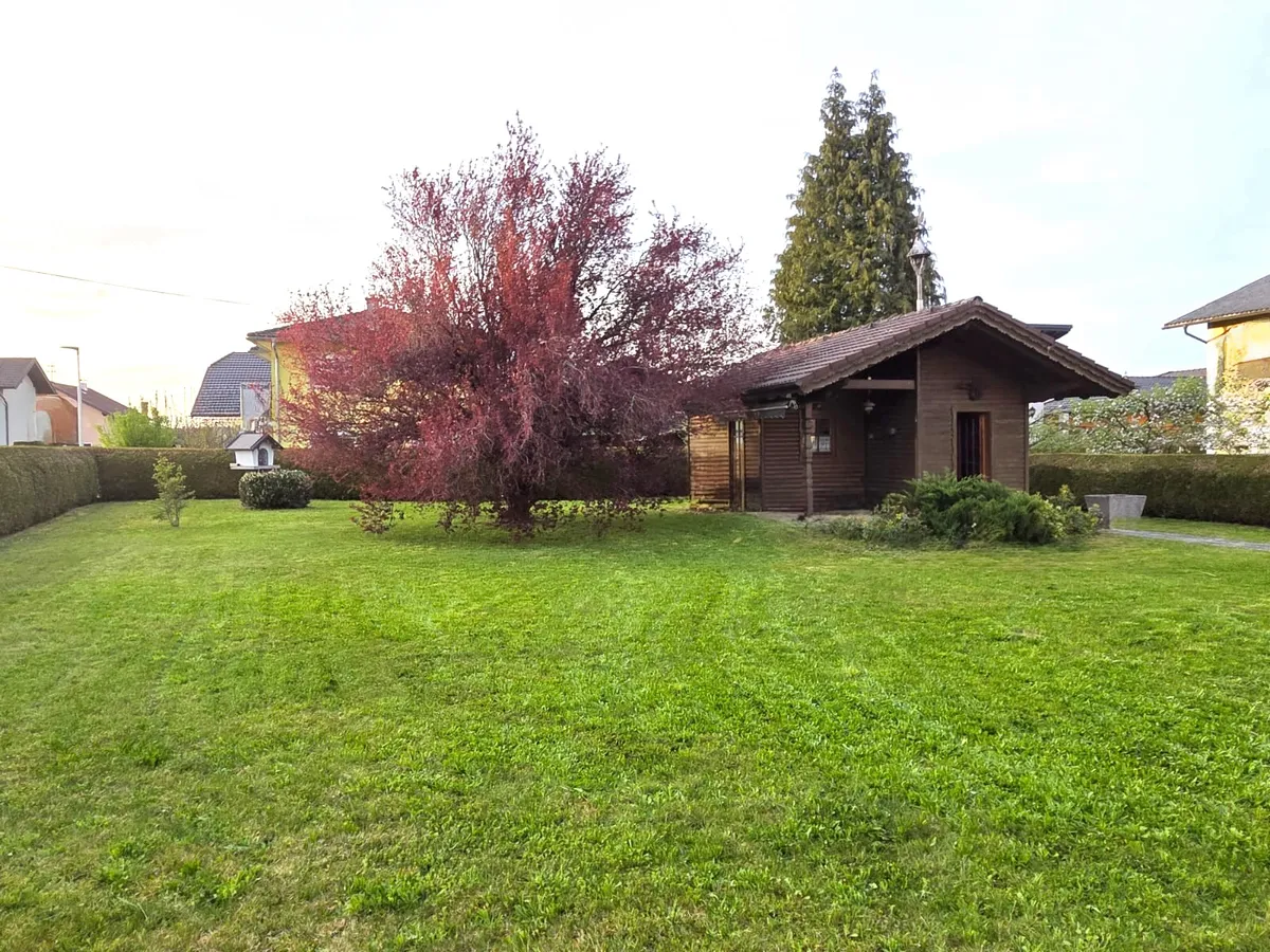 Zeme, 807 m²