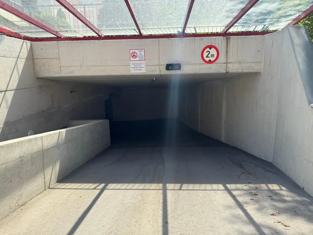 Pelzgasse 20 - großzügiger Motorradstellplatz mit Platz für mehrere einspurige Fahrzeuge - Ansicht 2