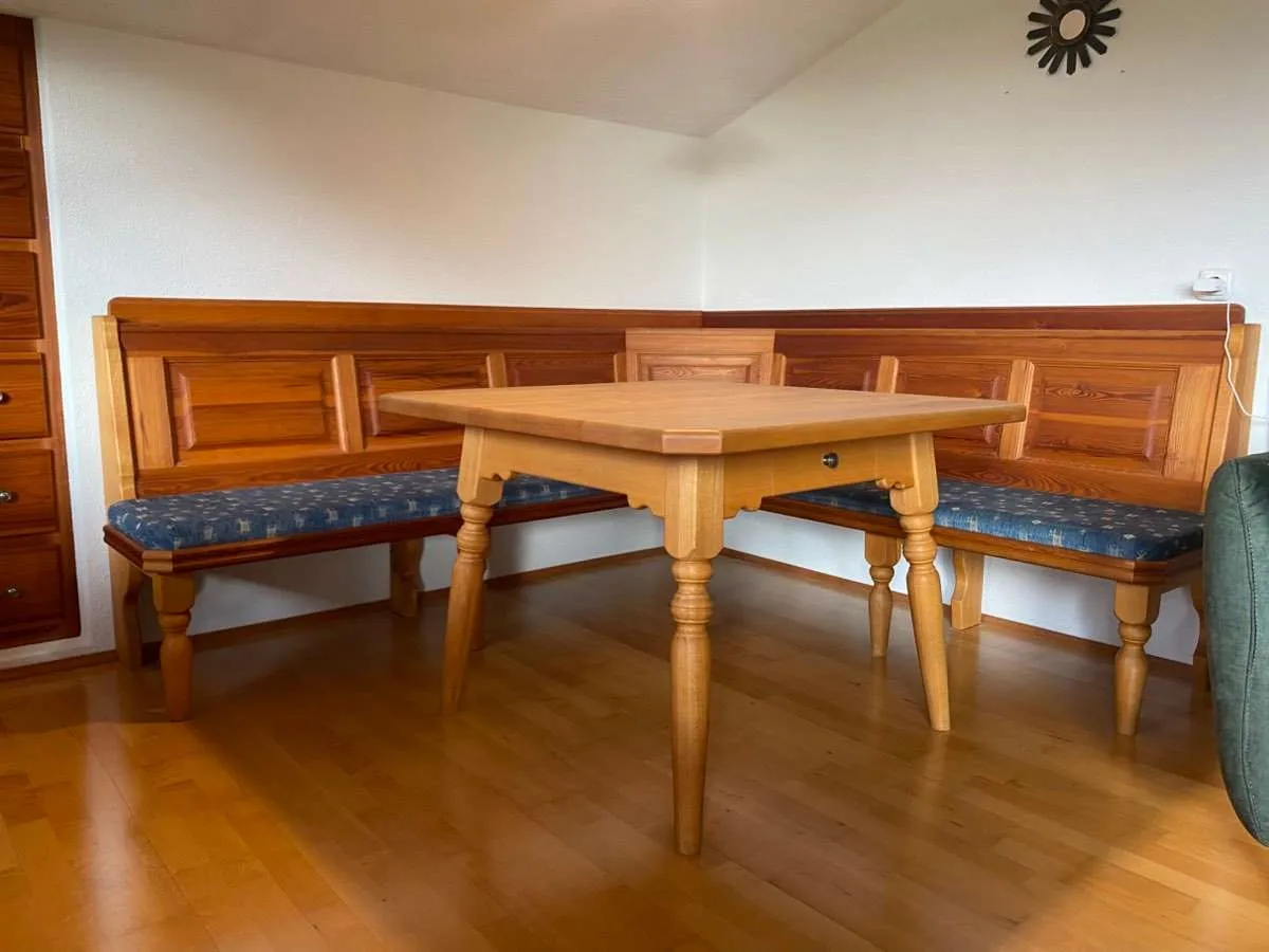 Massivholz Eckbank mit Tisch, € 400,- (6345 Kössen)