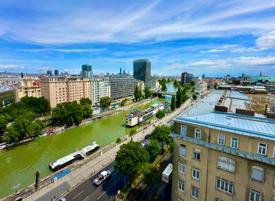 Helle 2-Zimmer-Wohnung mit traumhaftem Ausblick im Herzen des 1. Bezirks