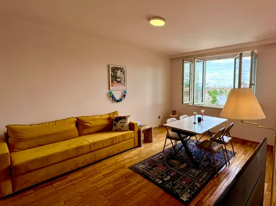 Helle 2-Zimmer-Wohnung mit traumhaftem Ausblick im Herzen des 1. Bezirks – Bild 3