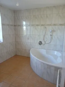 5-Zimmer-Haus mieten in Braunau am Inn – 216 m², € 1.750 – Bild 5 von 7