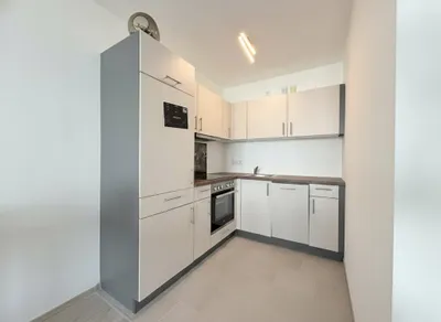 Moderne 2-Zimmer-Wohnung mit Balkon und Kühlung! Stellplatz verfügbar! – Bild 3