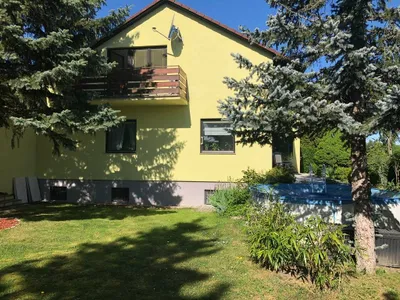 Mitbewohner: in für Gartenwohnung in Einfamilienhaus in Mauer gesucht
