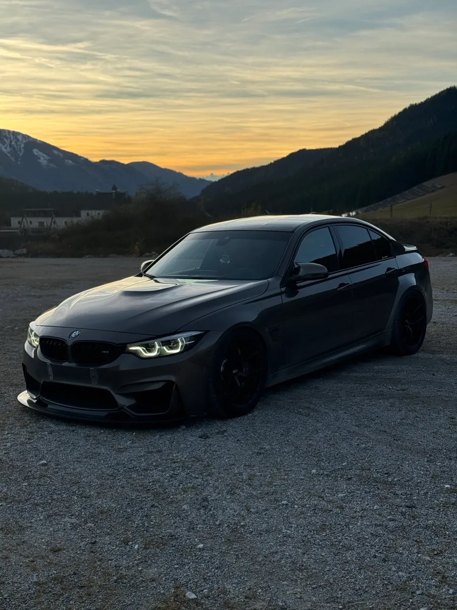 BMW 3 Series 2018 photo 3