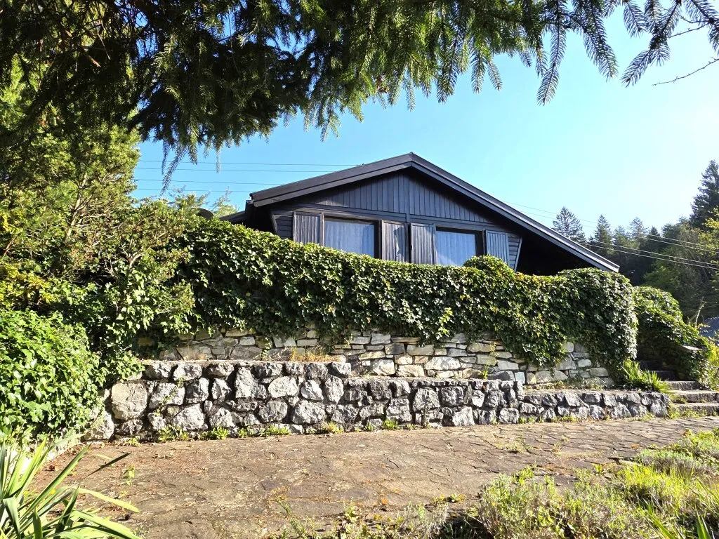 ENTZÜCKENDES FERIENHAUS MIT GROßEM SEEBLICKGRUNDSTÜCK IN PÖRTSCHACH - Ansicht 2