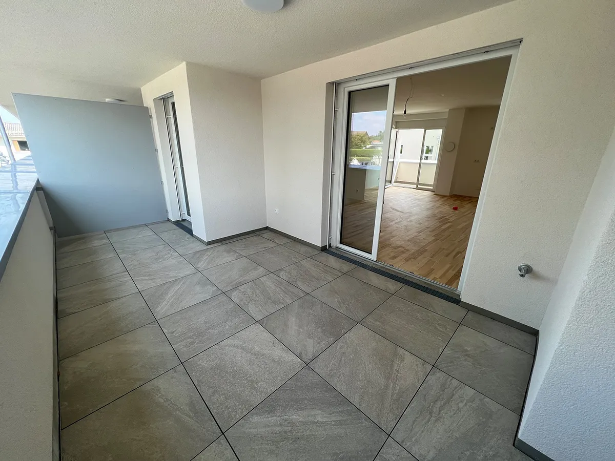 3-Zimmer-Wohnung mit 2 Loggien, 2 Balkonen + Dachterrasse - kurzfristig verfügbar! - Ansicht 3
