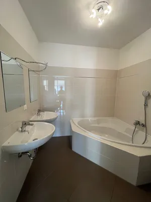 3-Zimmer-Wohnung mieten in Baden – 70,75 m², € 989 – Bild 9 von 17