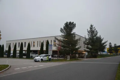 Gewerbeimmobilie mieten in Wels-Land – 735 m², € 7.500 – Bild 3 von 22