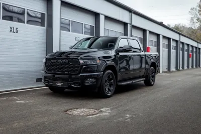 RAM 1500 Big Horn Night Crew Cab 5'7''-Bed 4x4 Pickup