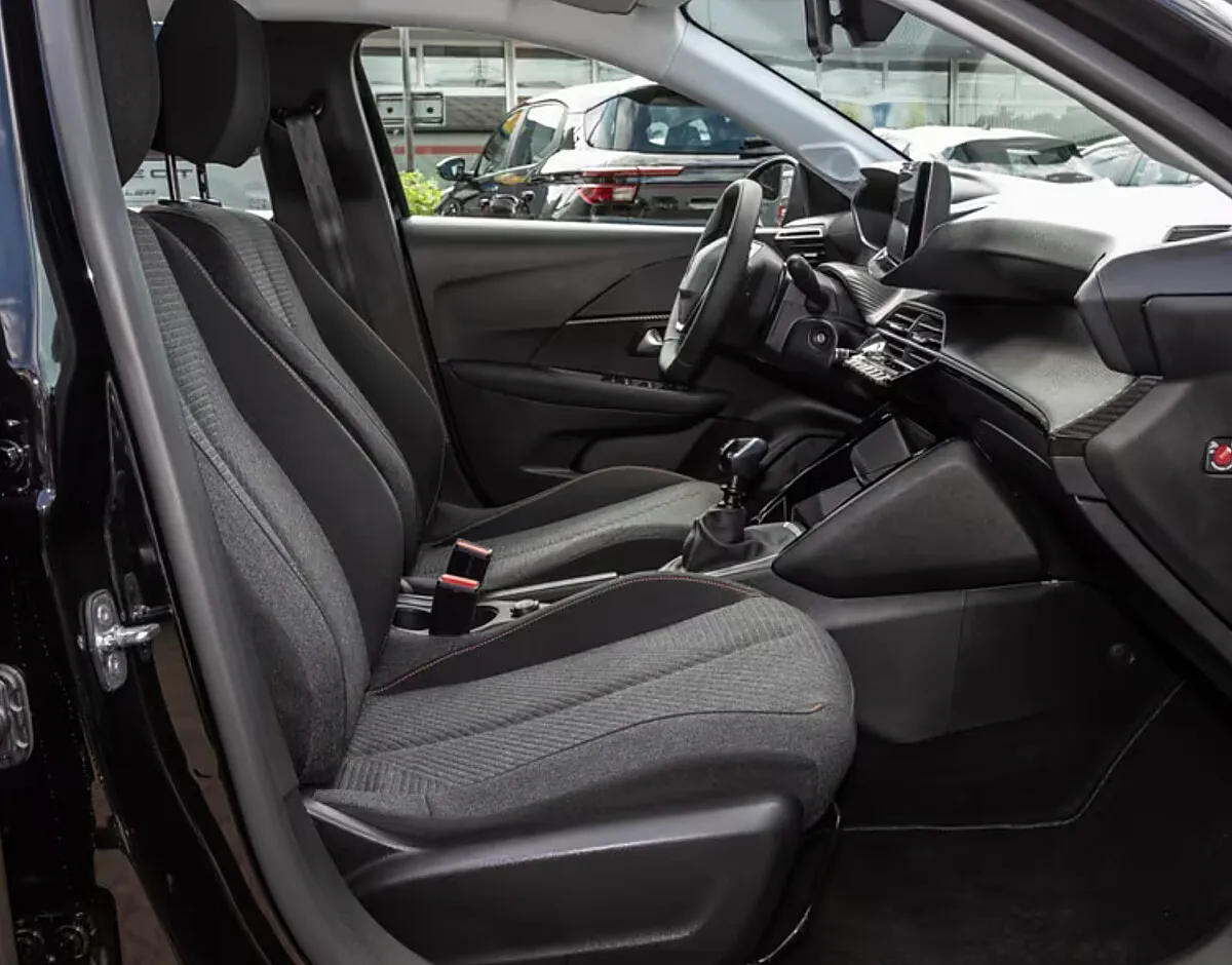 Peugeot 208 100 6-Gang-Manuell – Bild 6