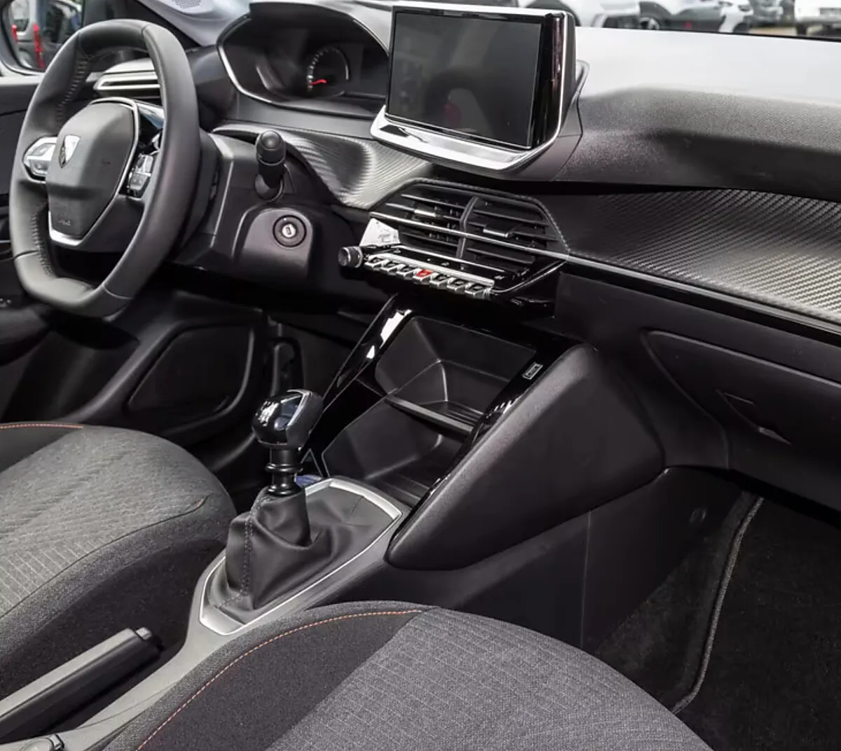 Peugeot 208 100 6-Gang-Manuell – Bild 8