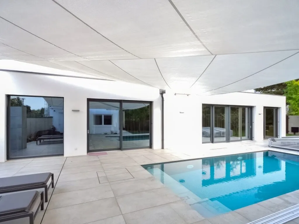 Traumhafter Bungalow mit beheizbaren Pool und Doppelgarage - Widok 3