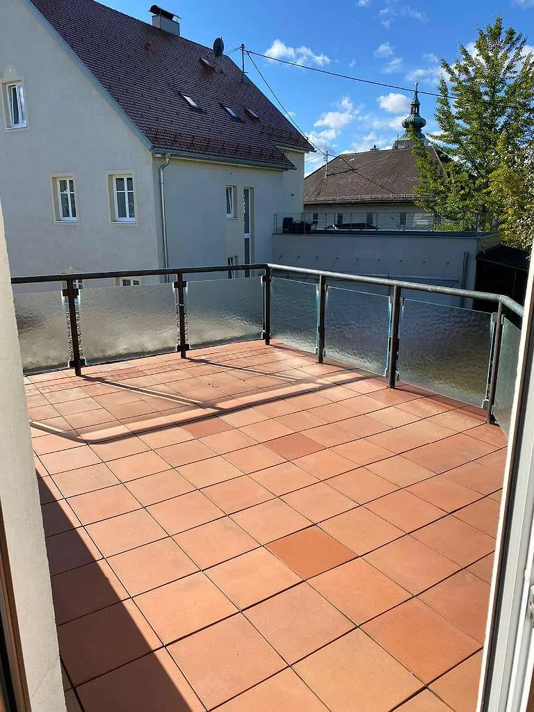 70m² Wohnung mit großen Balkon - Widok 2