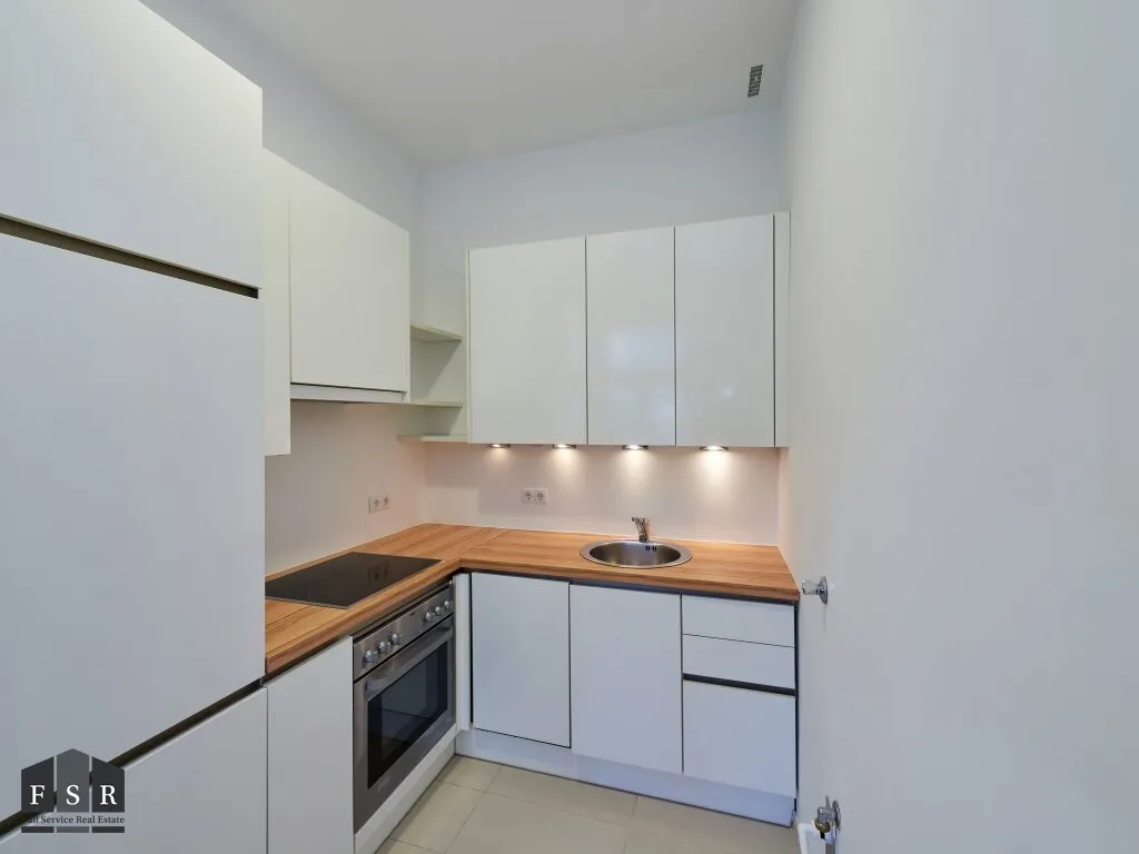 ERSTBEZUG! Topsanierte, helle Altbauwohnung mit EIGENGARTEN (ca.74m²) - Ansicht 2