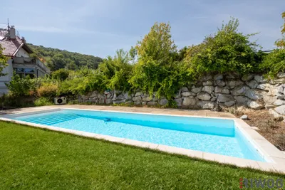 Luxus-Dachgeschoss 186,02 m² mit Terrasse, Designer-Inselküche & Spa-Bad - Weinbergblick + Poolnutzung - Voll möbliert – Bild 3