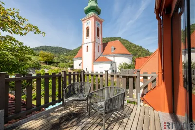 Luxus-Dachgeschoss 186,02 m² mit Terrasse, Designer-Inselküche & Spa-Bad - Weinbergblick + Poolnutzung - Voll möbliert