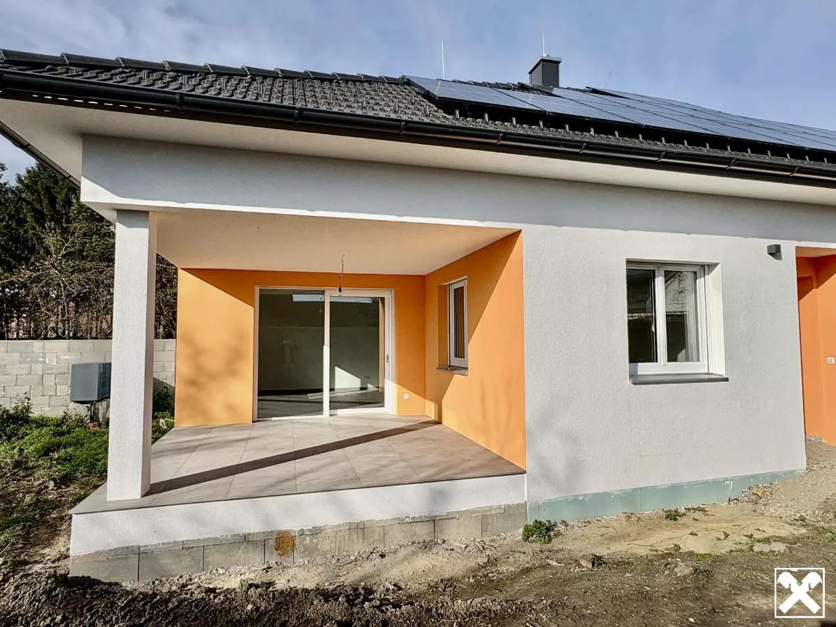 Erstbezug - moderner Bungalow mit PV Anlage - Vaade 2