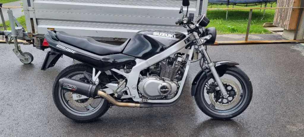 Suzuki GS