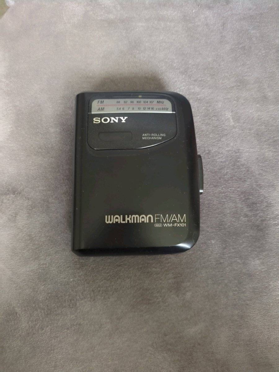 SONY WM-101　ソニー　カセットウォークマン　希少　1985年　ジャンク 1985年のソニー ウォークマン - 全モデルと主要機種
