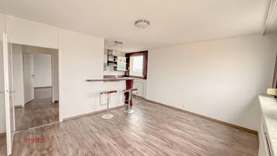 Geräumige 3 Zimmer Wohnung mit Weitblick! – Bild 3