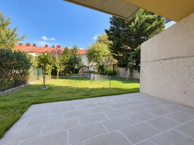 GRÜNBLICK in den ruhigen Innenhof | Erstbezug | vollausgestattete Küche | zwei Badezimmer | Fußbodenheizung und Fußbodenkühlung – Bild 2