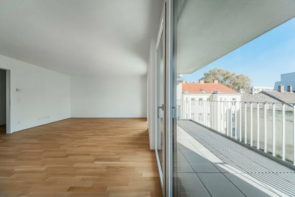 charmante 3-Zimmer Anlegerwohnung mit bodentiefen Fenstern und 2 Balkone >> Top Anbindung - Ansicht 2