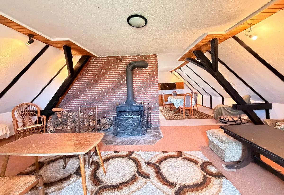Haus mit Potenzial | Großes Grundstück (1.433 m²) | provisionsfrei - Ansicht 2