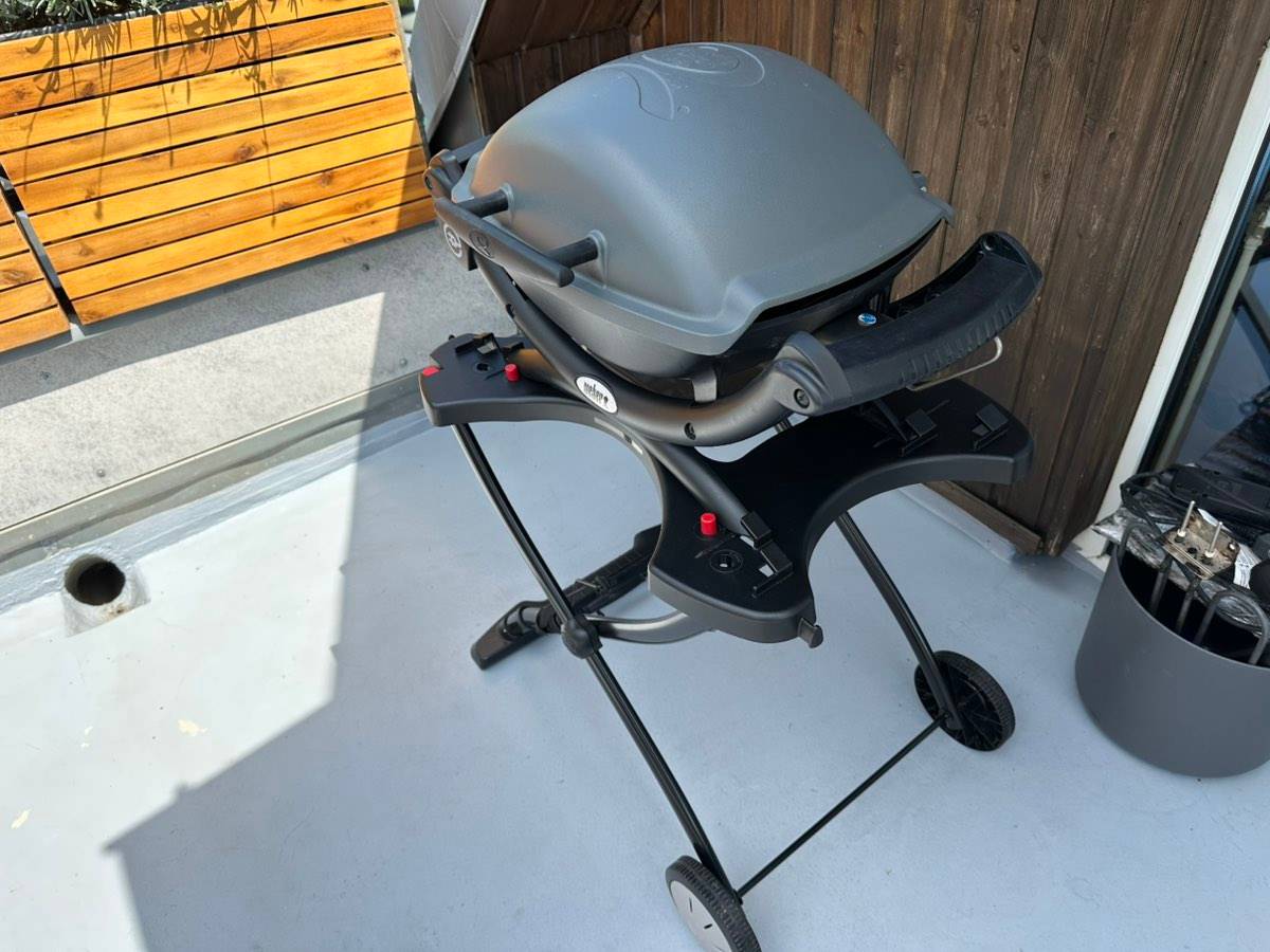 Weber Elektrogrill Q1400 mit Gestell