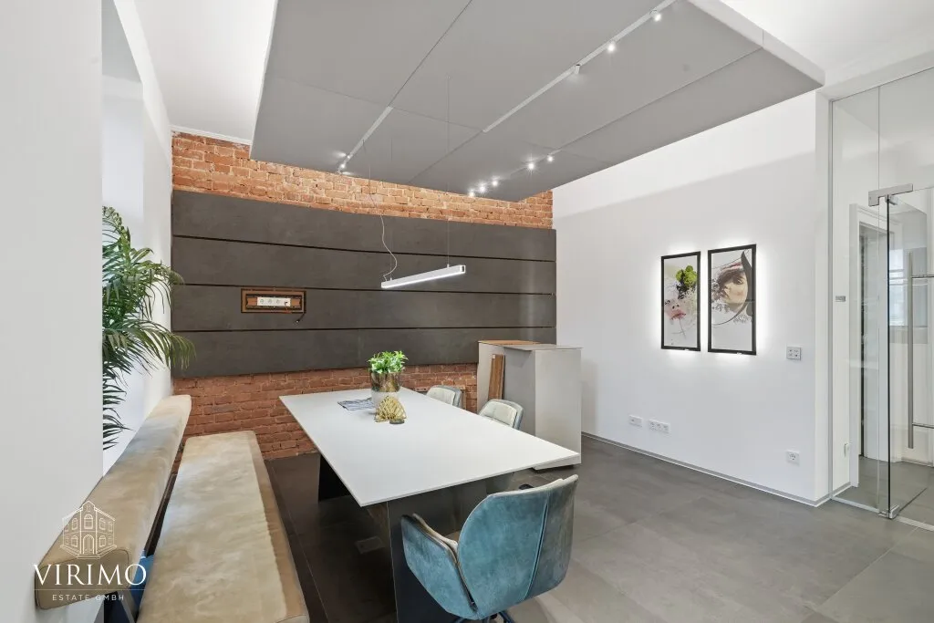 Außergewöhnliches Wohnpotenzial im Stockhofviertel - 3,5 Zimmer, großer Balkon, Allgemeingarten & vielseitige Nebenflächen